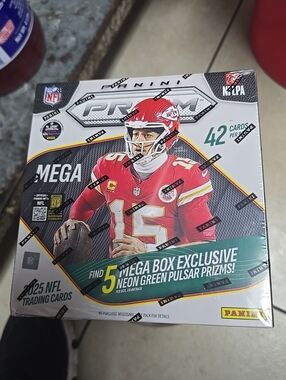 Panini Prizm Mega NFL Trading Box - Red/Green/White